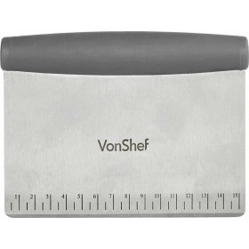 "VonShef Dough Scraper VonShef Dough Scraper, Επαγγελματική Σπάτουλα / Κόπτης Ζύμης, Χούφτα με Μέτρο & Αντιολισθητική Λαβή, Ανοξείδωτο Ατσάλι - 1500