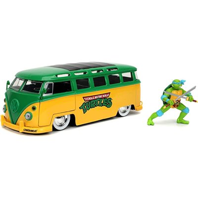 Jada Toys Turtles Leonardo 1962 VolksWagen Bus 1 24 