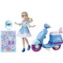 Hasbro Princess Comfy Squad Sweet Scooter Της Cinderella, Κούκλα Μόδας Με Σκούτερ, Κράνος Και Αυτοκόλλητα 