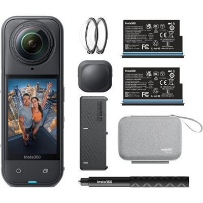 Insta360 X5 Action Camera 8K Essentials Bundle με Οθόνη και Wi-Fi Μαύρη