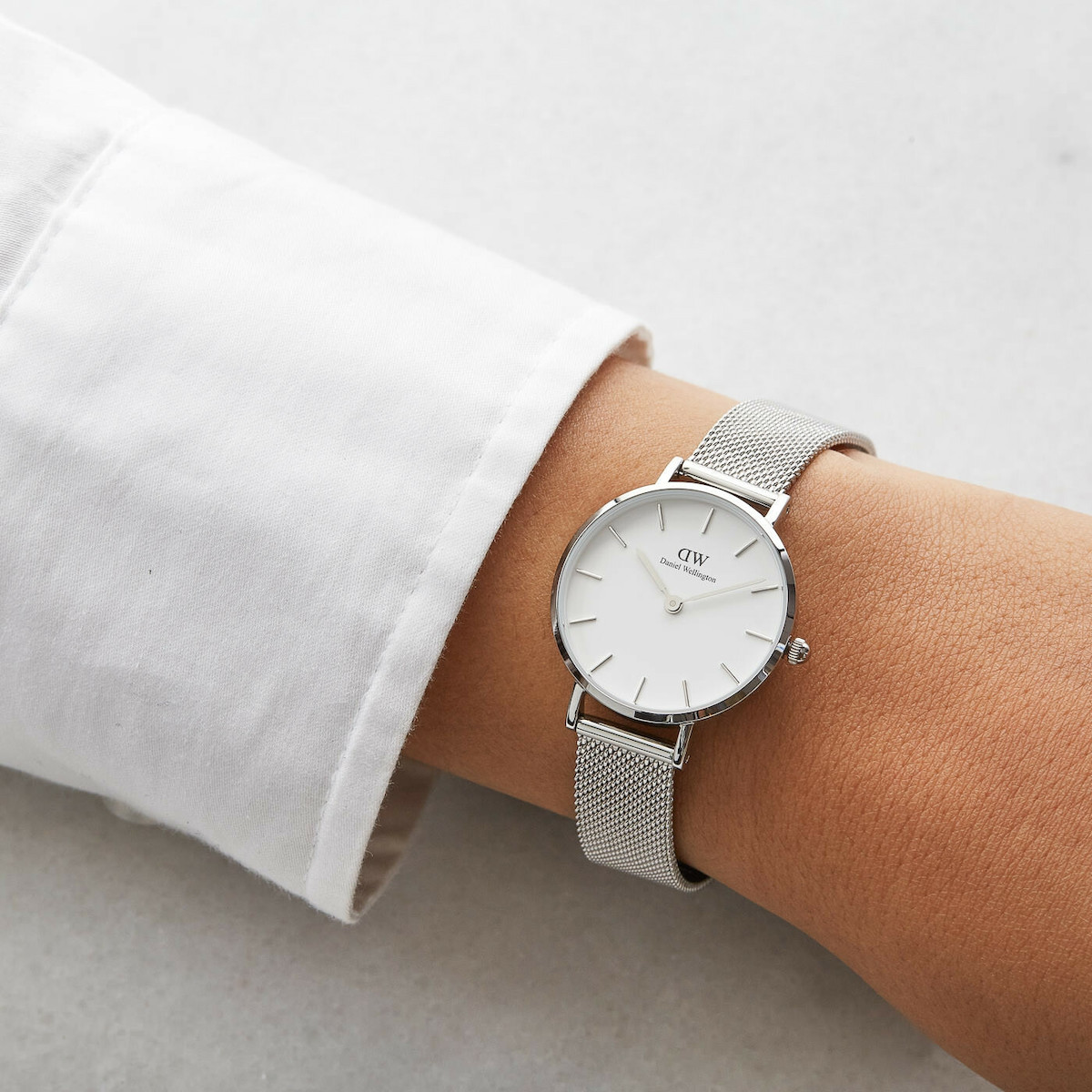 Daniel Wellington Classic Petite Sterling Ρολόι με Μεταλλικό Μπρασελέ σε Ασημί χρώμαΚωδικός: DW00100220  Daniel Wellington Classic Petite Sterling Ρολόι με Μεταλλικό Μπρασελέ σε Ασημί χρώμαΚωδικός: DW00100220